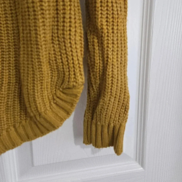 SO Knitted Sweater Dark Yellow Size Medium Boho Fall Winter Warm - Picture 5 of 10